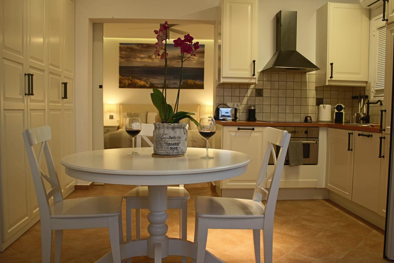 The Infinity 180 Luxury Suites Milia Extérieur photo